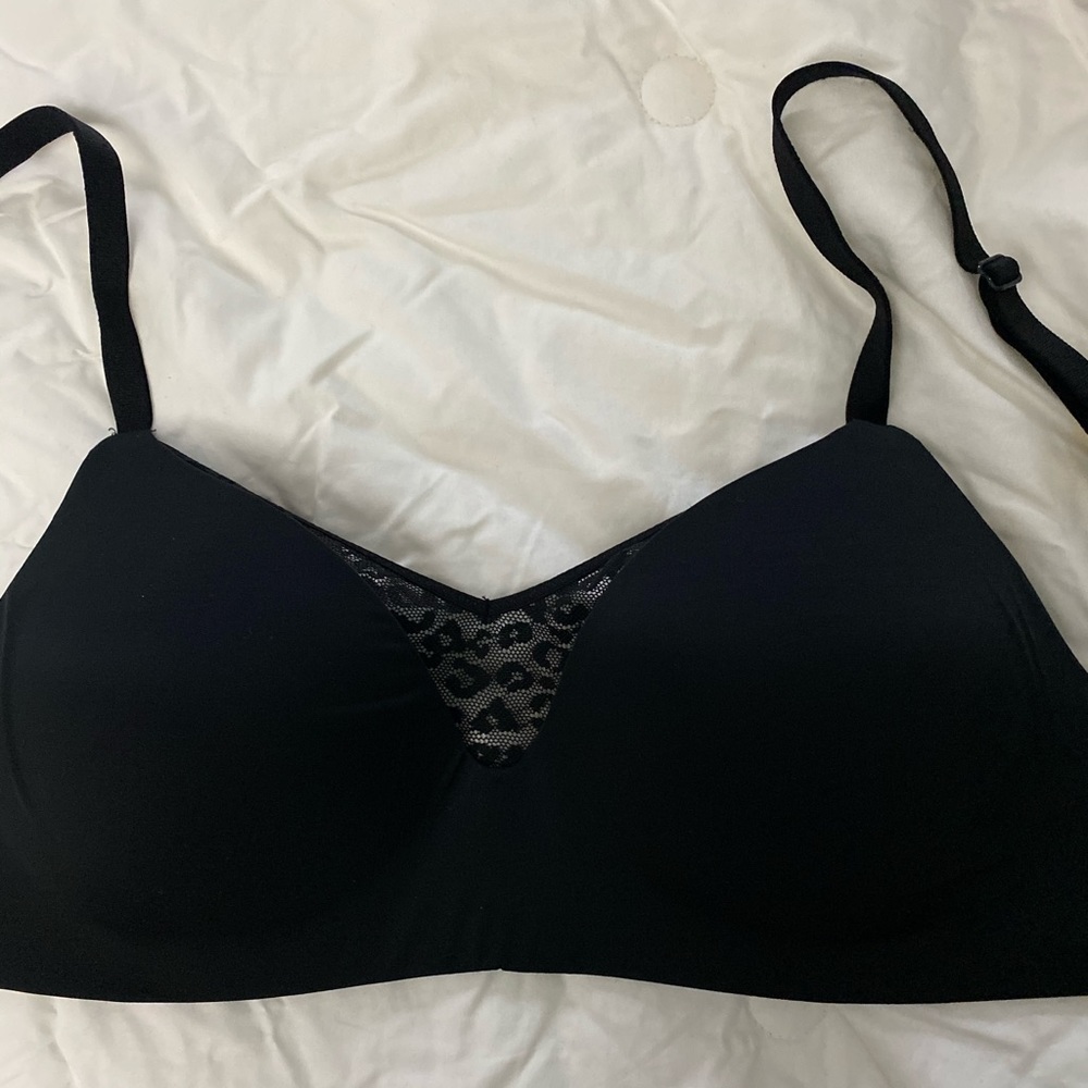 Victoria’s Secret Black T-Shirt Bra Black 32DD